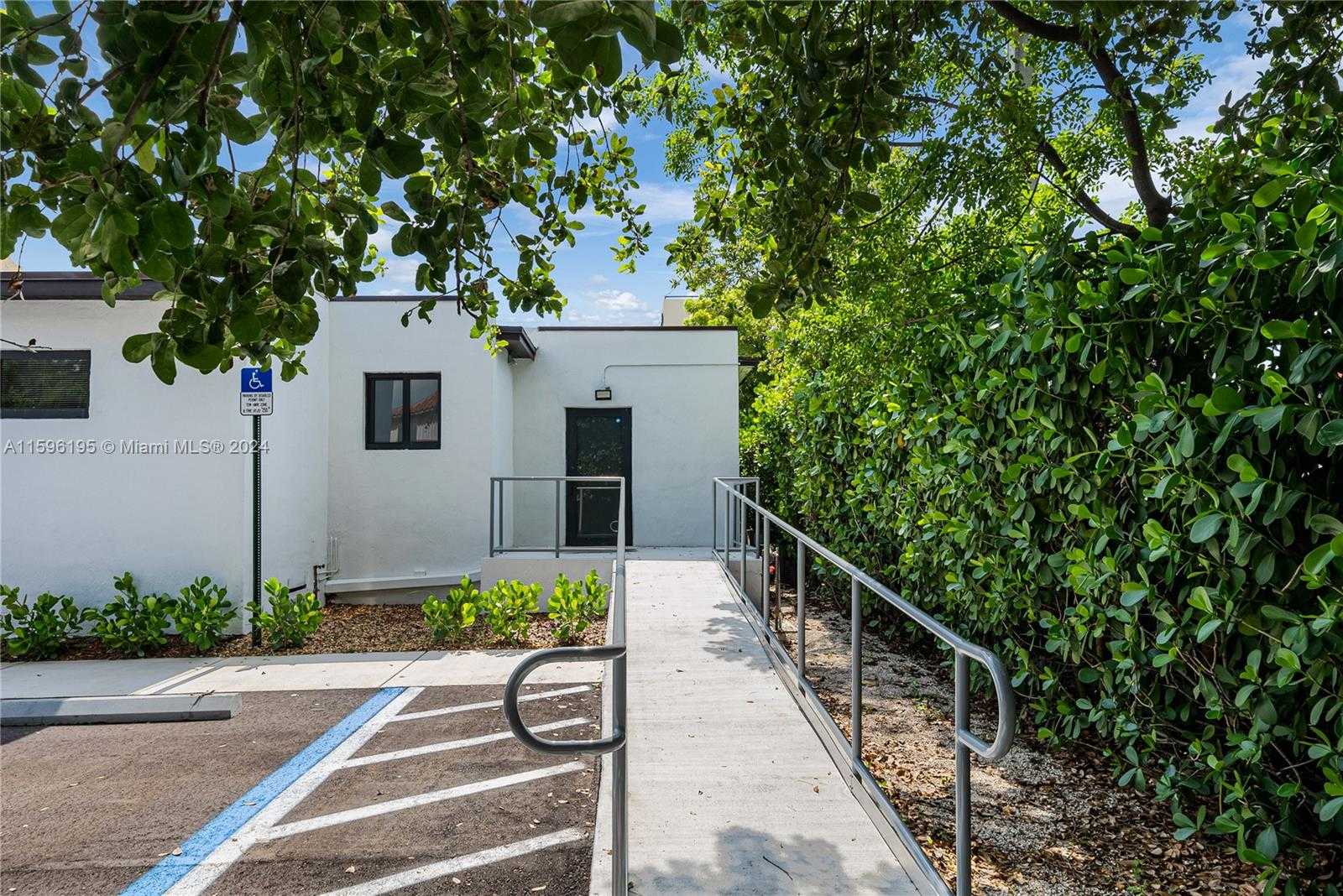 Imagen de Pequeño Objeto