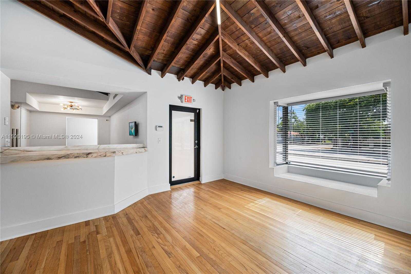 Imagen de Pequeño Objeto