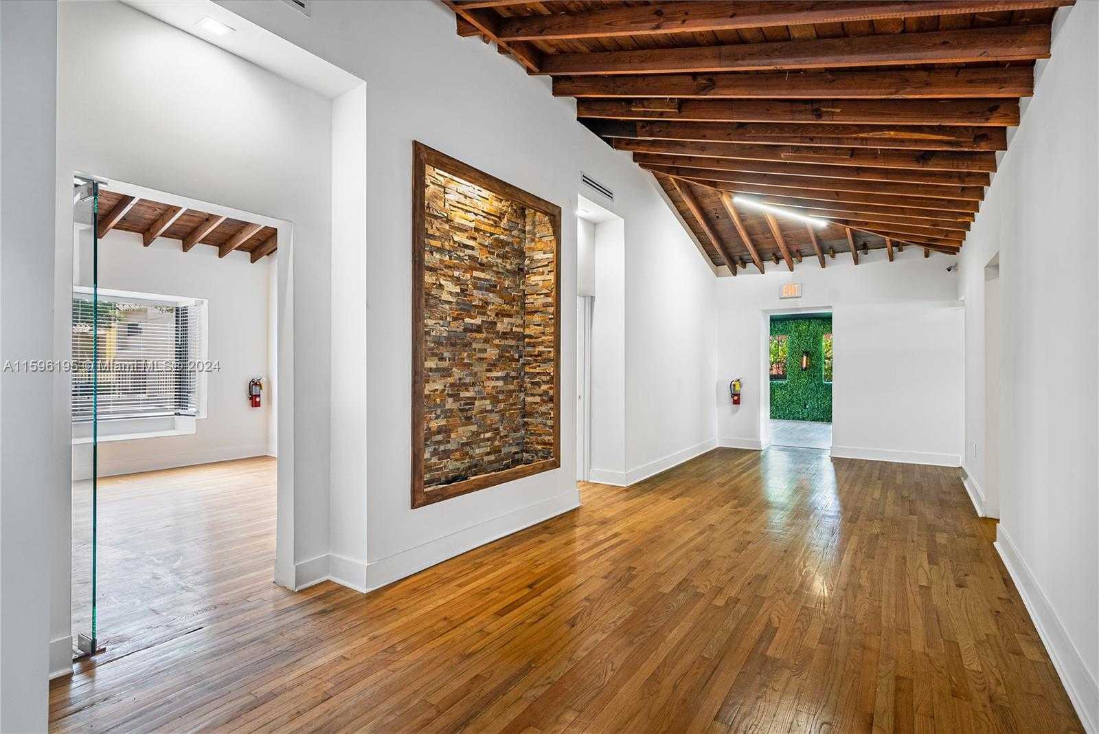 Imagen de Pequeño Objeto