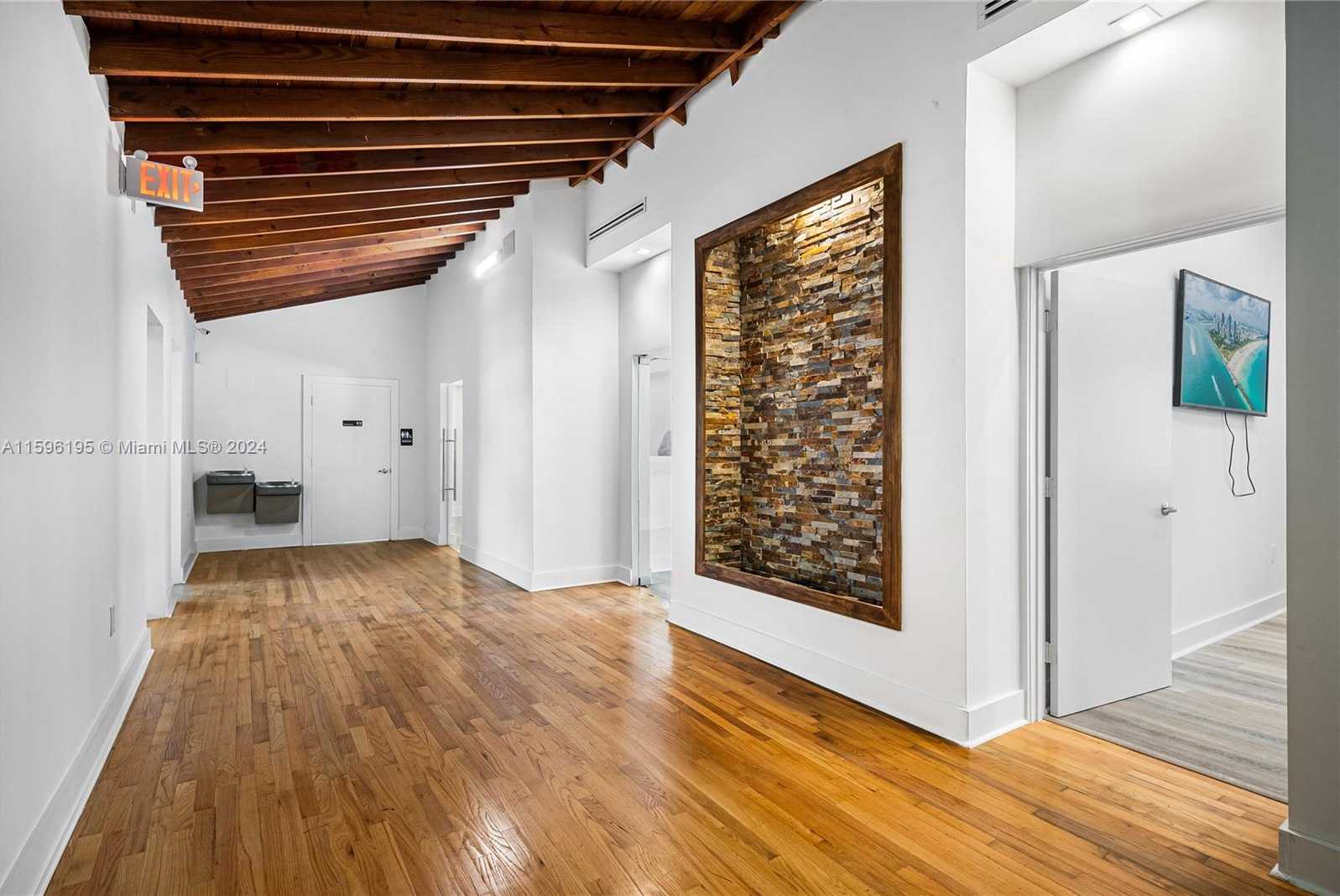 Imagen de Pequeño Objeto