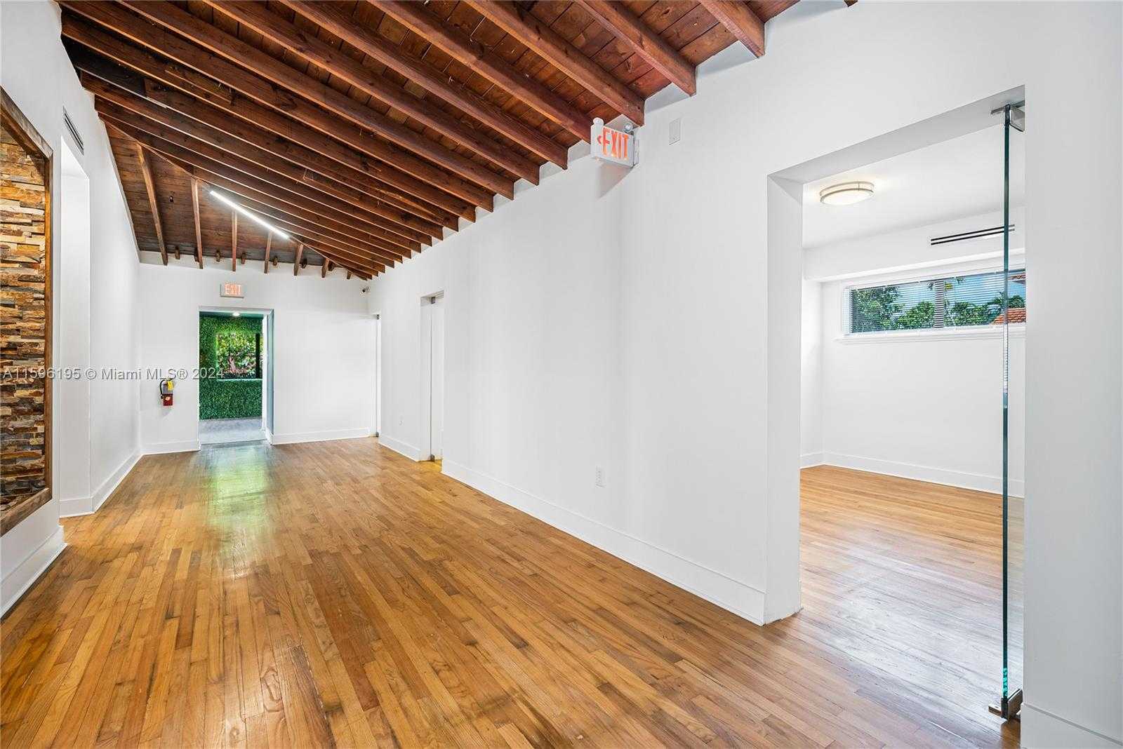 Imagen de Pequeño Objeto