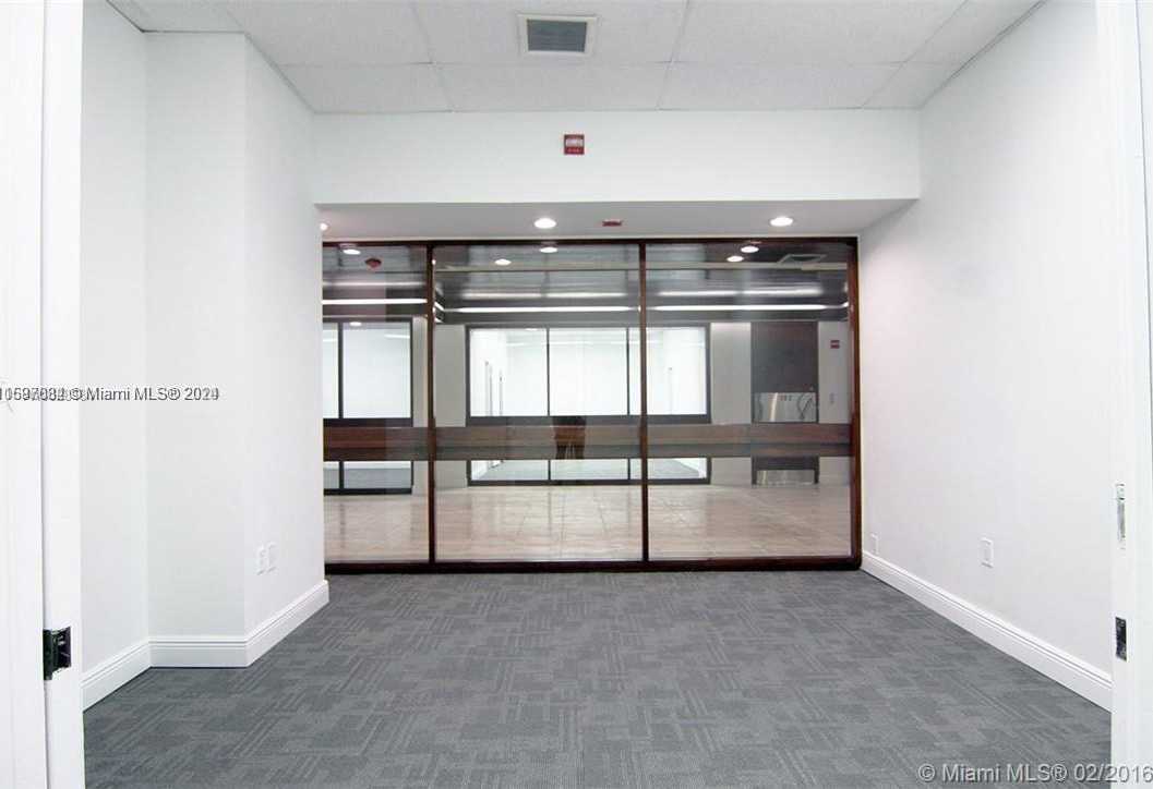 Small Image of 13499 BISCAYNE BLVD #CU105, North Miami Number 10