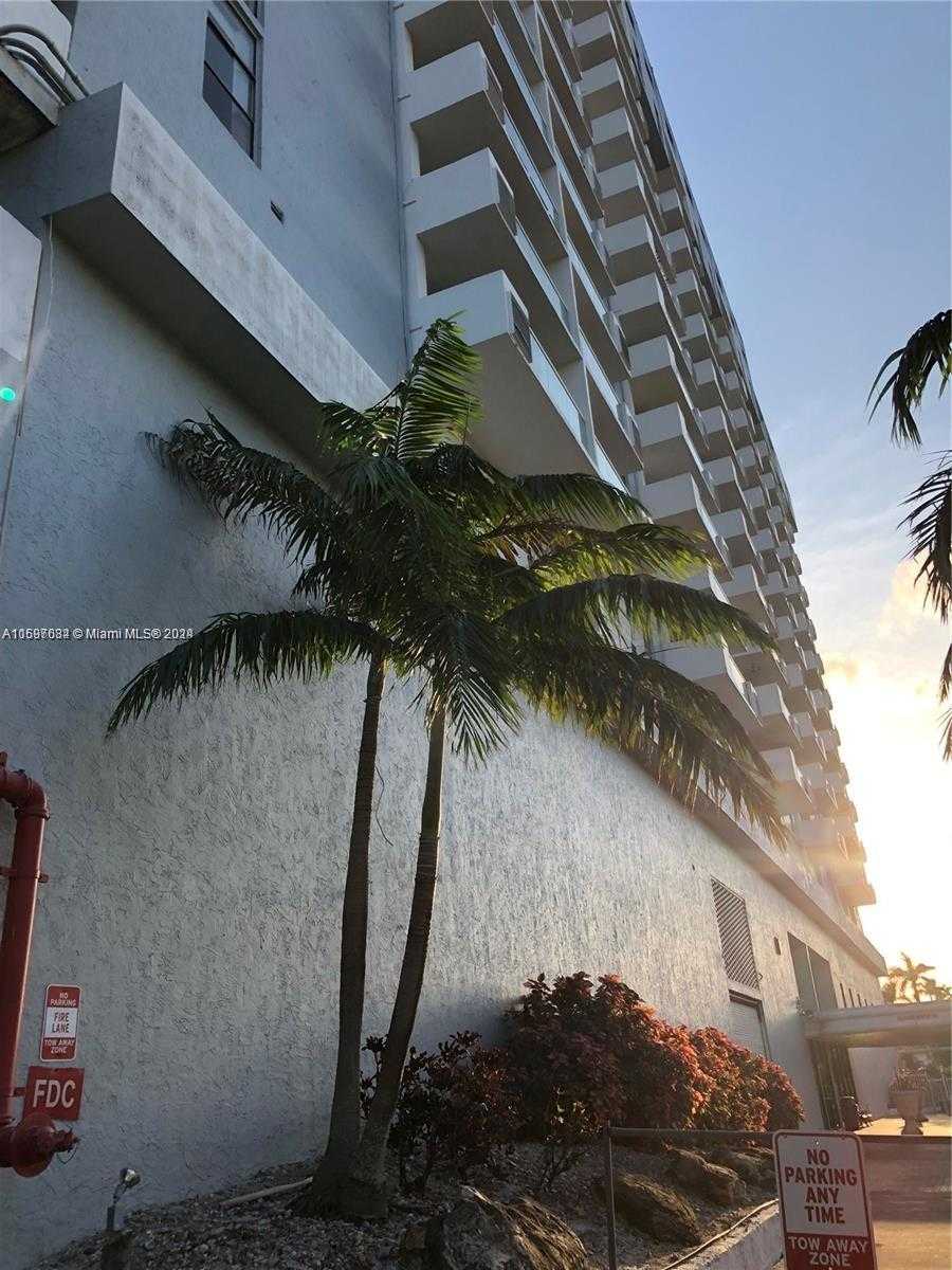 Small Image of 13499 BISCAYNE BLVD #CU105, North Miami Number 12