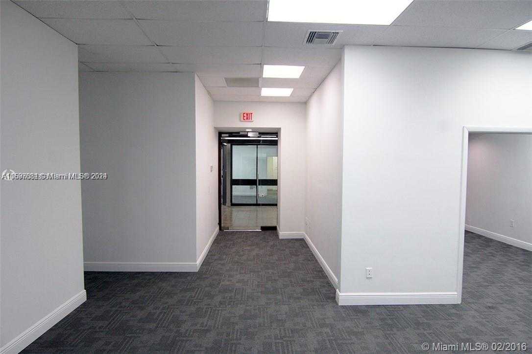 Small Image of 13499 BISCAYNE BLVD #CU105, North Miami Number 7