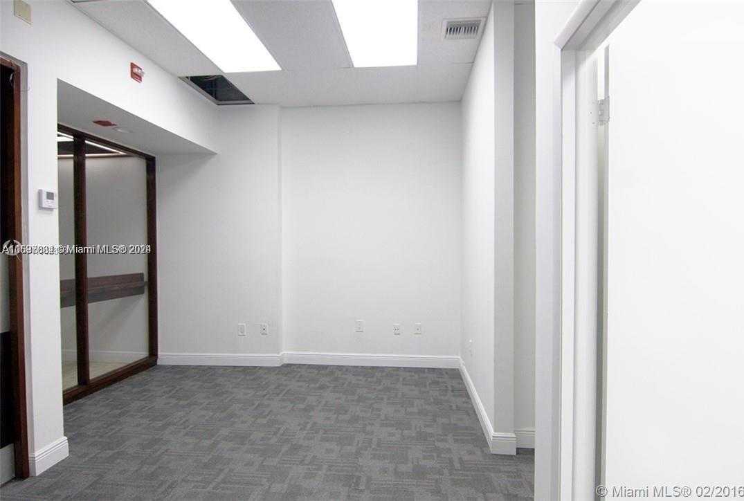 Small Image of 13499 BISCAYNE BLVD #CU105, North Miami Number 8