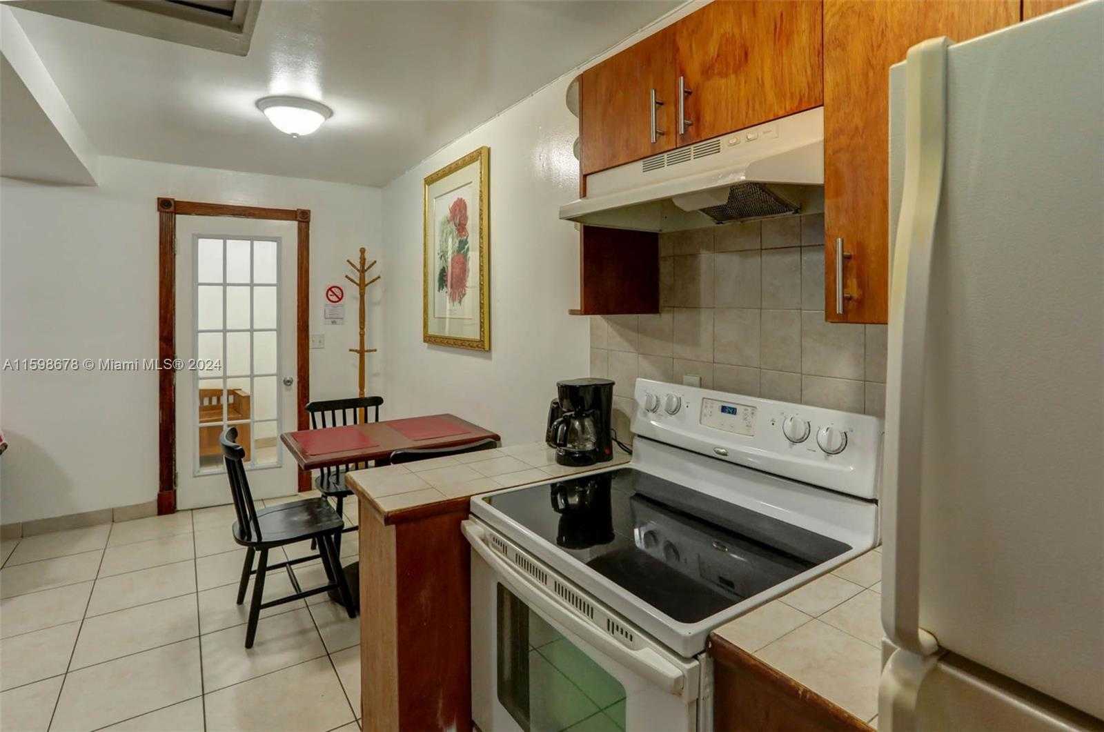 Small Image of 1219 SOUTH FEDERAL HWY, Hollywood Number 52