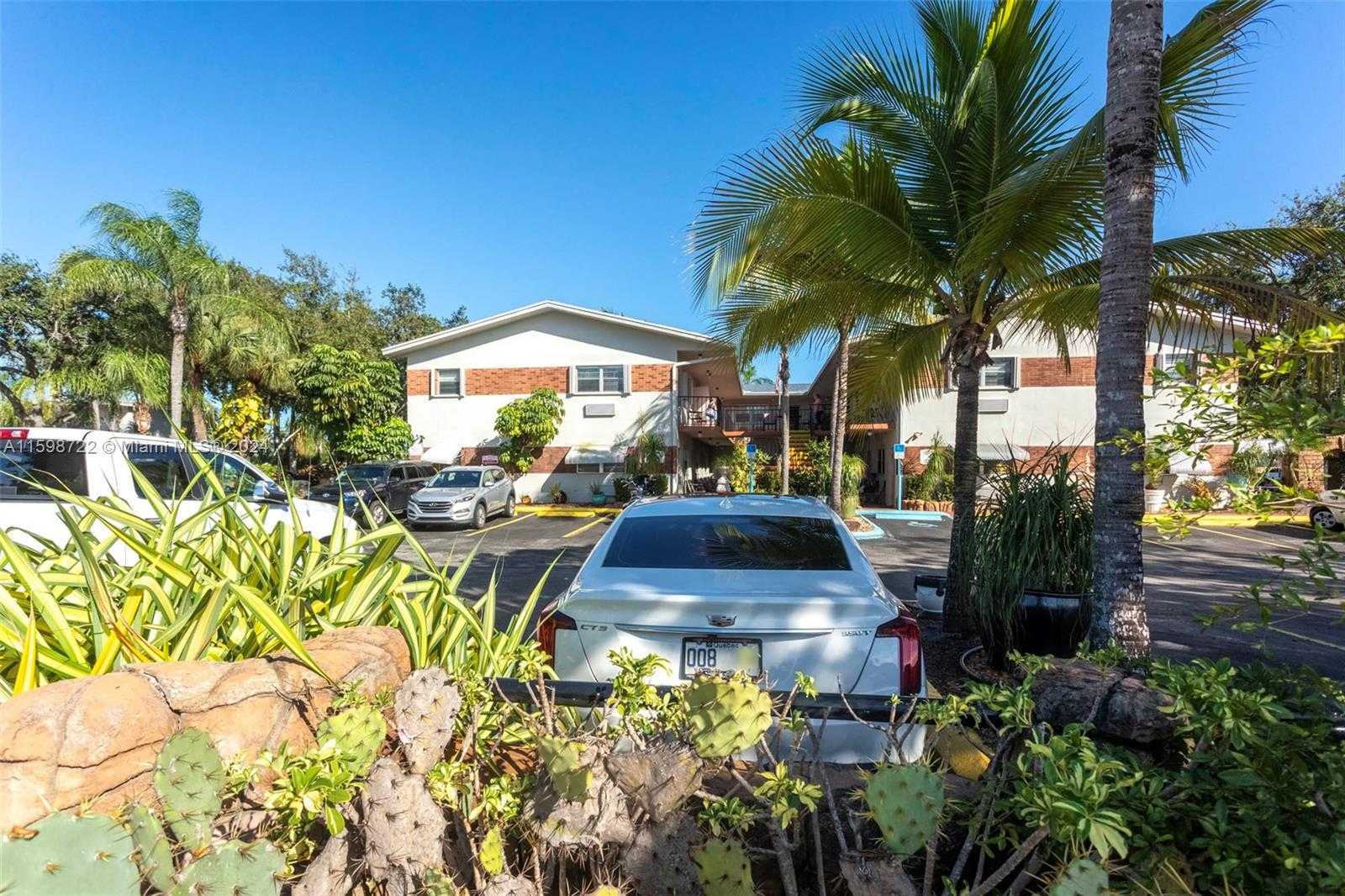 Small Image of 1770 PLUNKETT ST #201, Hollywood Number 2