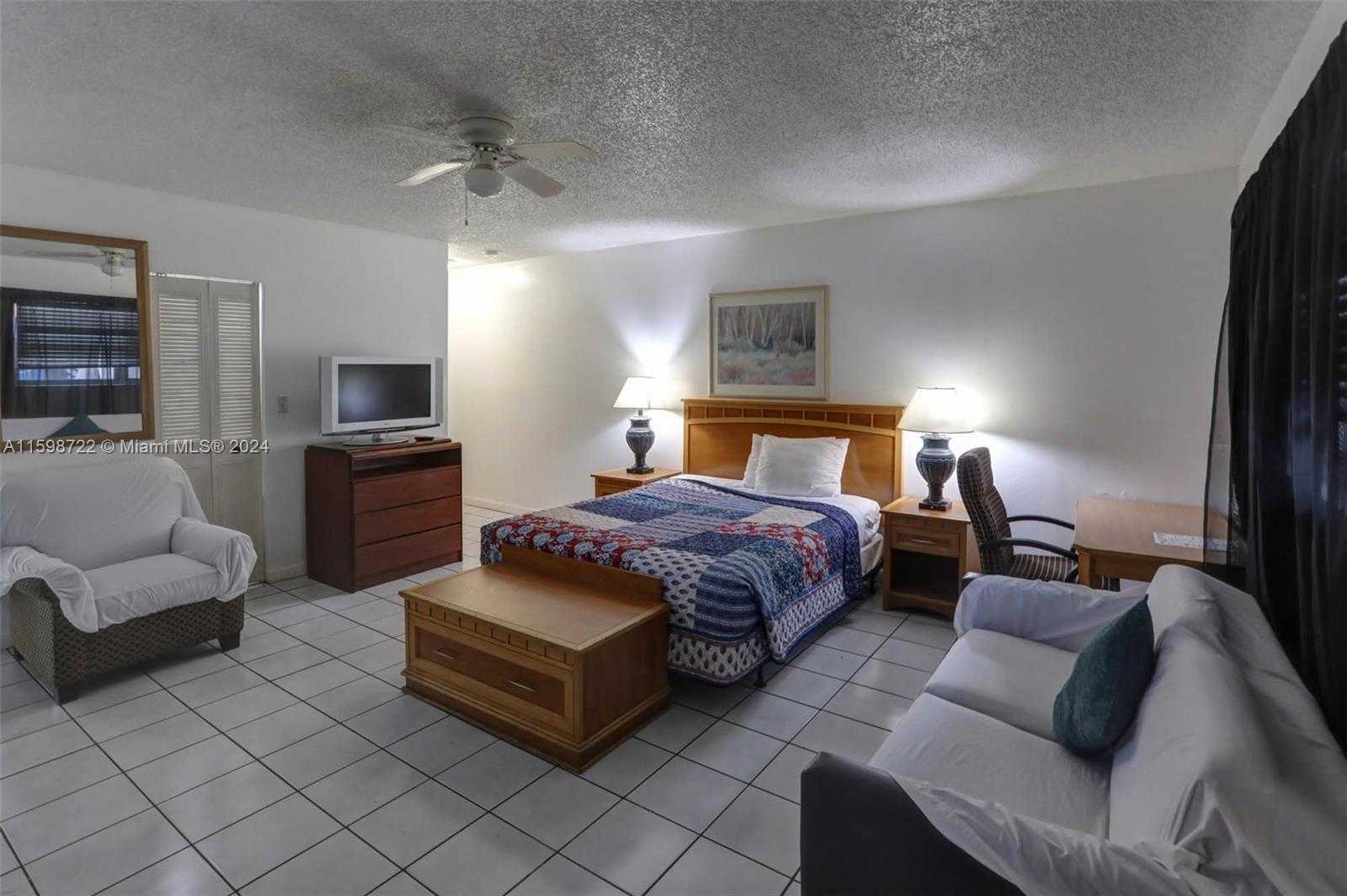 Small Image of 1770 PLUNKETT ST #201, Hollywood Number 5