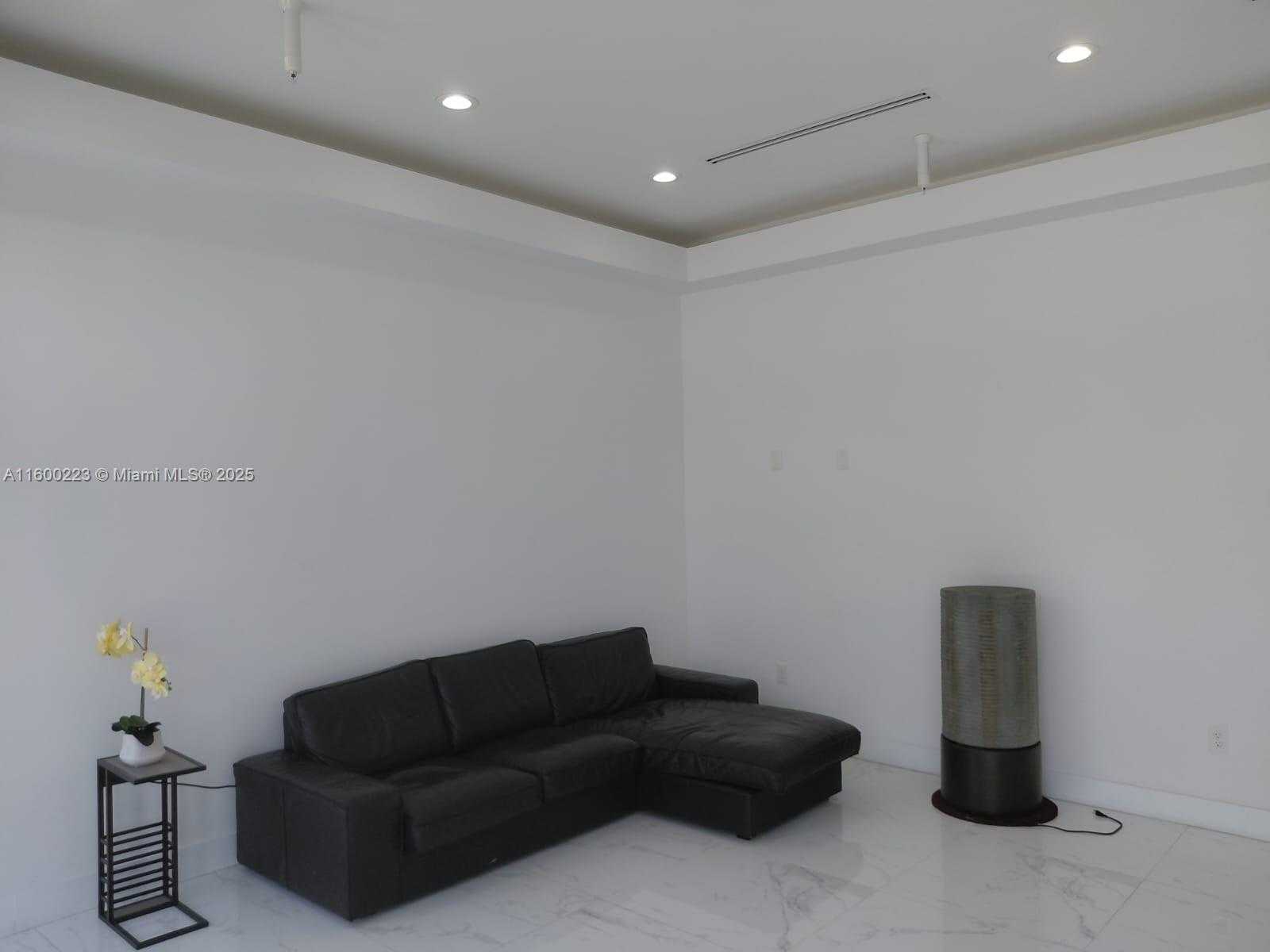 Small Image of 10450 NORTH WEST 33RD ST #406, Doral Number 3
