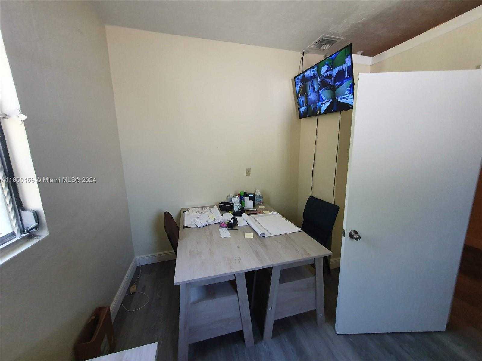 Small Image of 10041 WEST JESSAMINE ST, Miami Number 20