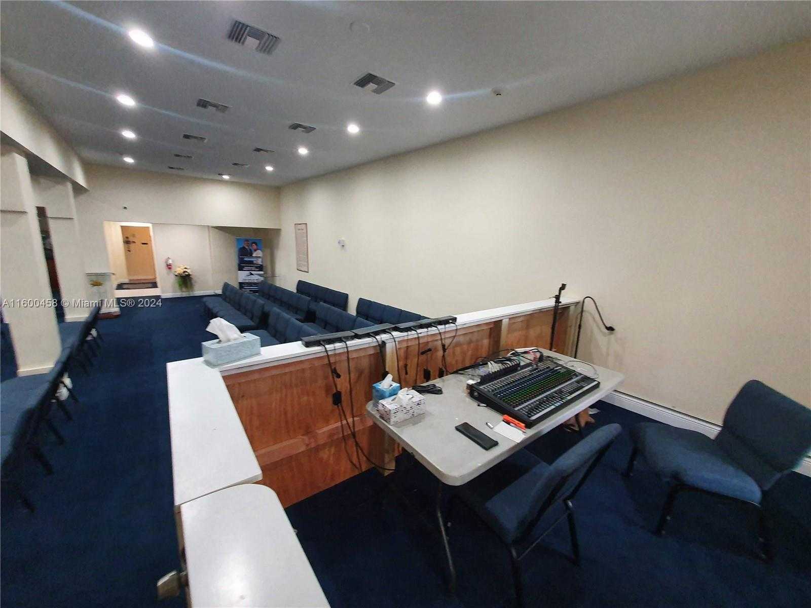 Small Image of 10041 WEST JESSAMINE ST, Miami Number 7