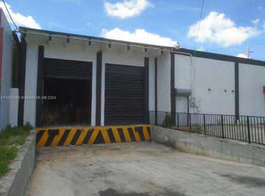 Small Image of 3380 NORTH WEST 69TH ST, Miami Number 6