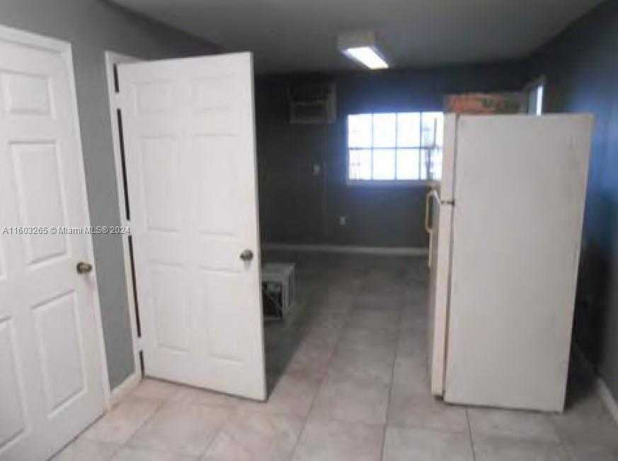 Small Image of 3380 NORTH WEST 69TH ST, Miami Number 7