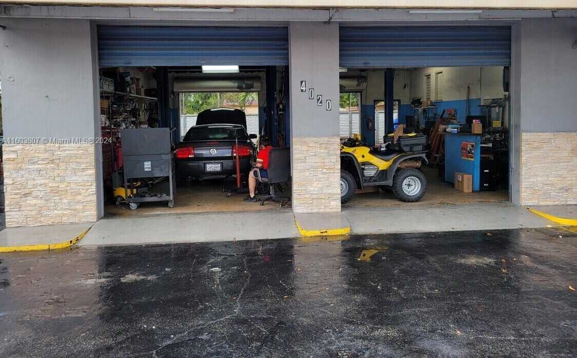 Small Image of 4010 EAST 8TH AVE, Hialeah Number 17