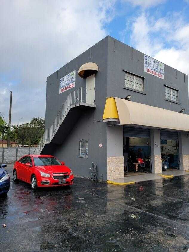 Small Image of 4010 EAST 8TH AVE, Hialeah Number 2