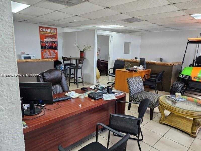 Small Image of 4010 EAST 8TH AVE, Hialeah Number 28