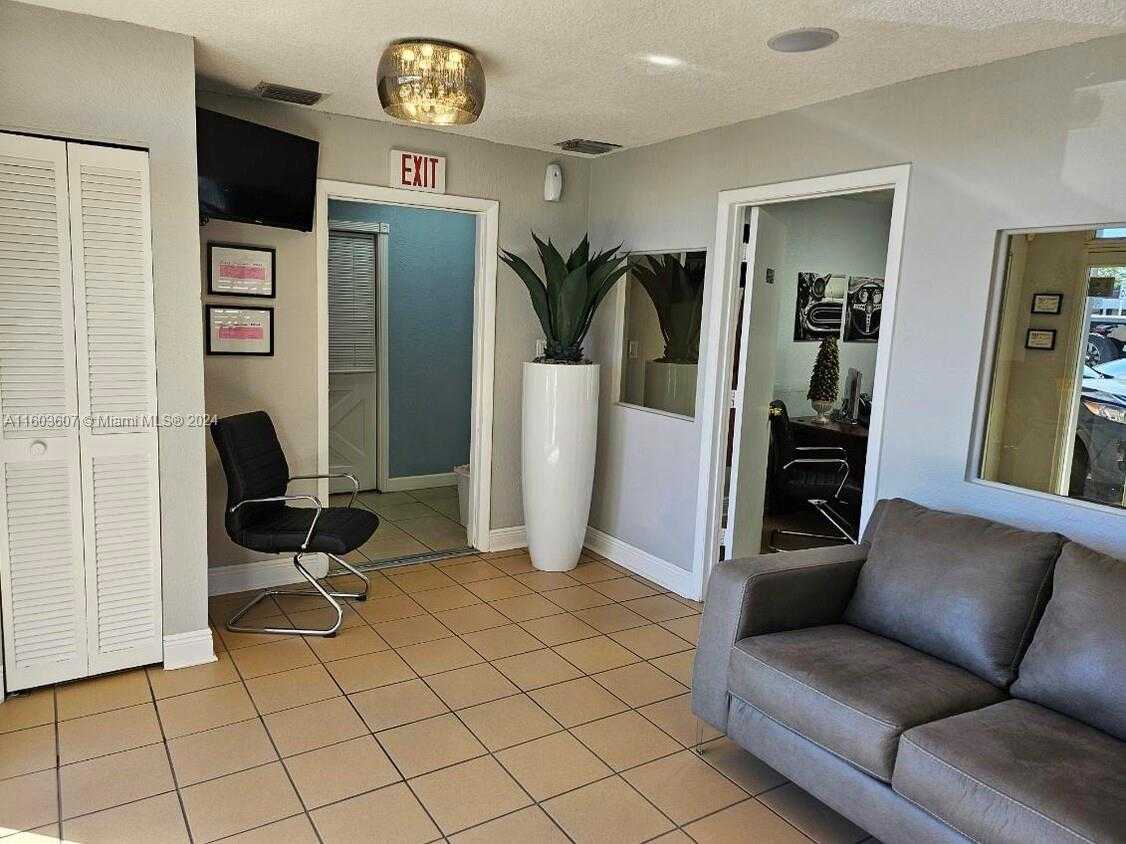 Small Image of 4010 EAST 8TH AVE, Hialeah Number 6