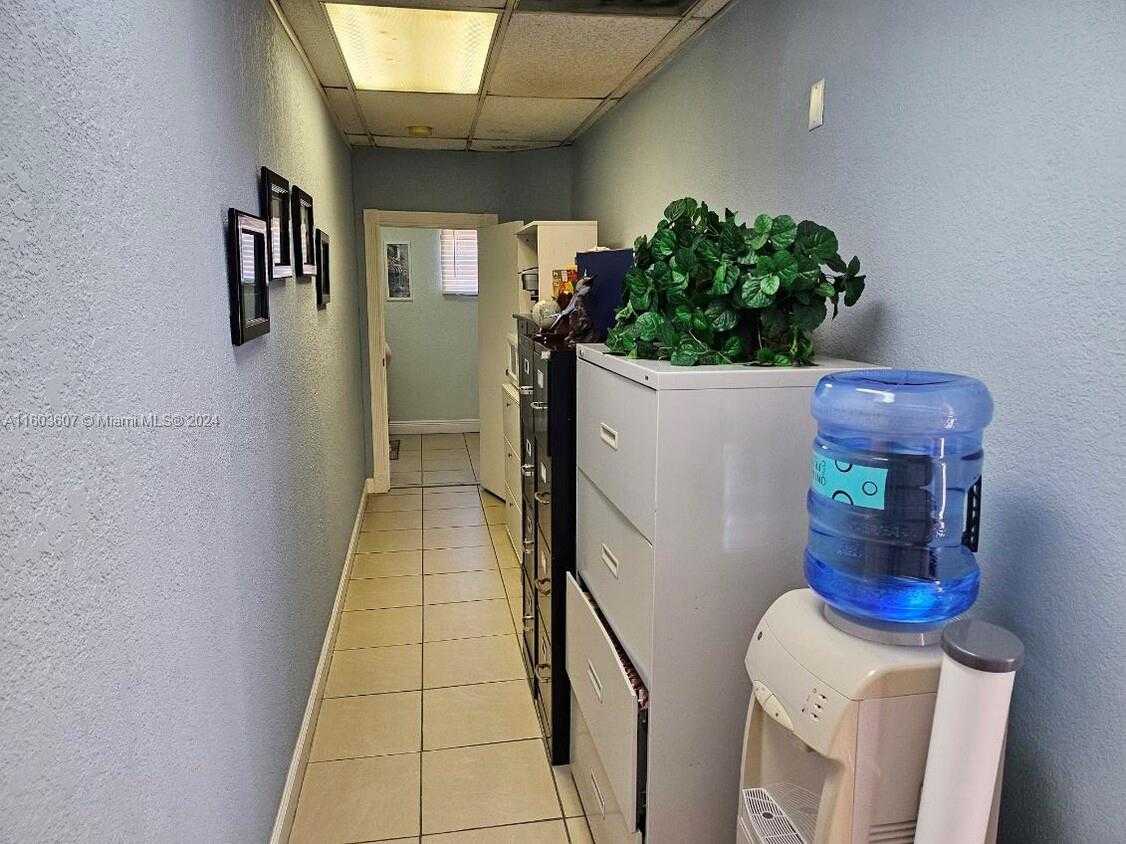 Small Image of 4010 EAST 8TH AVE, Hialeah Number 7