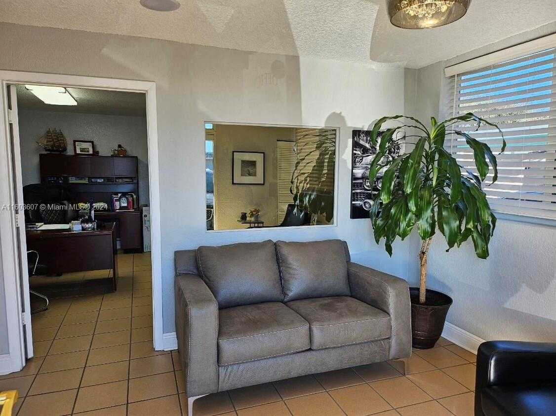 Small Image of 4010 EAST 8TH AVE, Hialeah Number 8