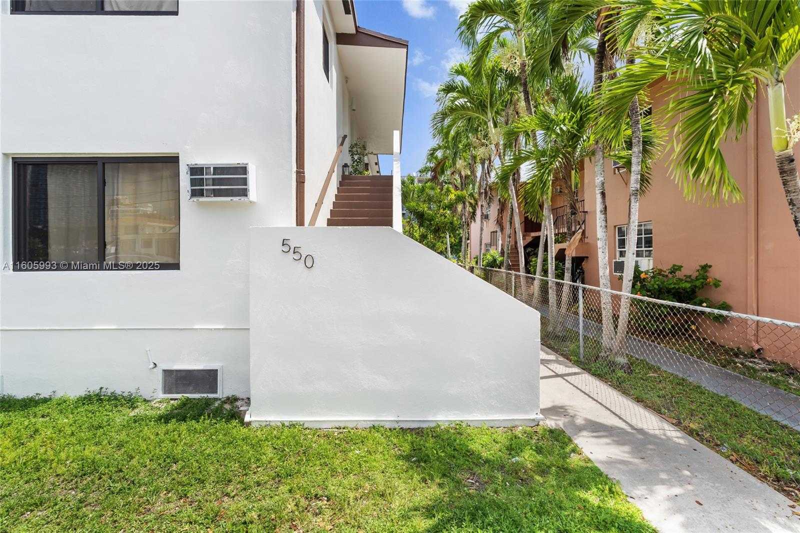 Small Image of 550 SOUTH WEST 10TH ST, Miami Number 15
