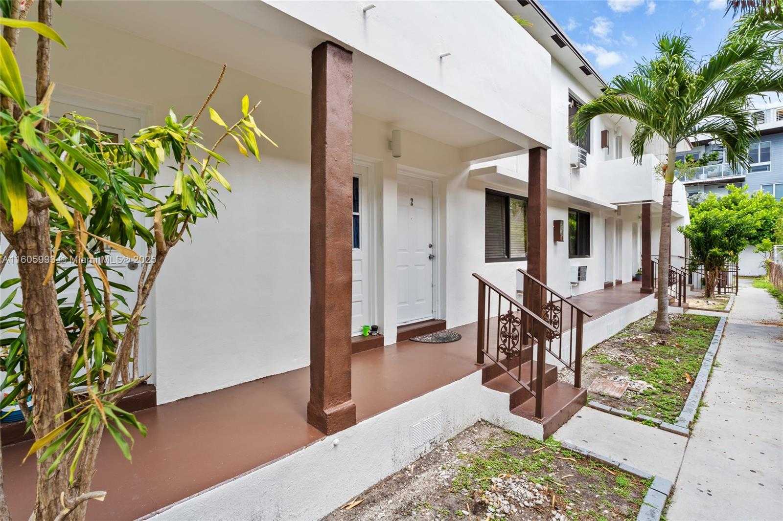 Small Image of 550 SOUTH WEST 10TH ST, Miami Number 16