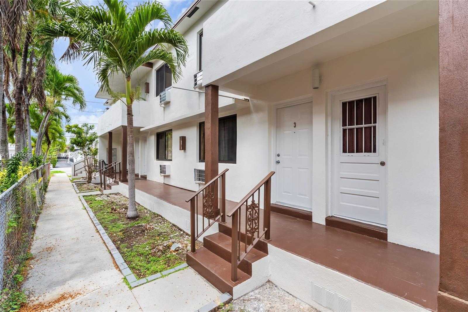 Small Image of 550 SOUTH WEST 10TH ST, Miami Number 17