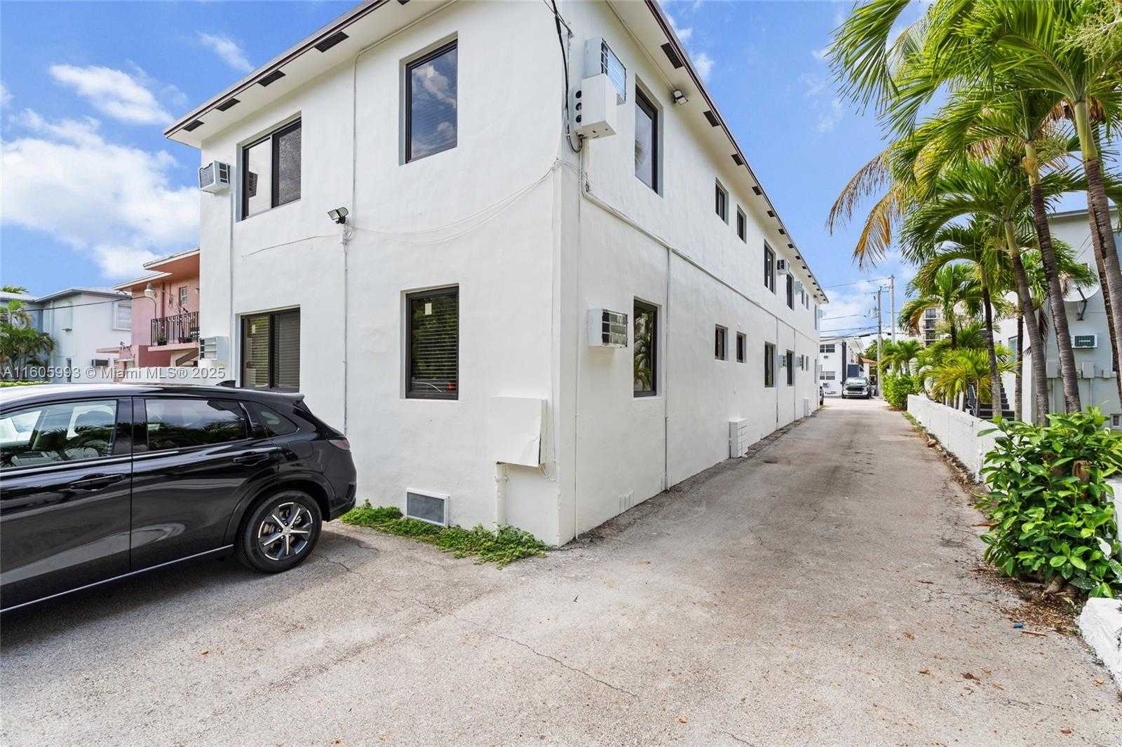 Small Image of 550 SOUTH WEST 10TH ST, Miami Number 19