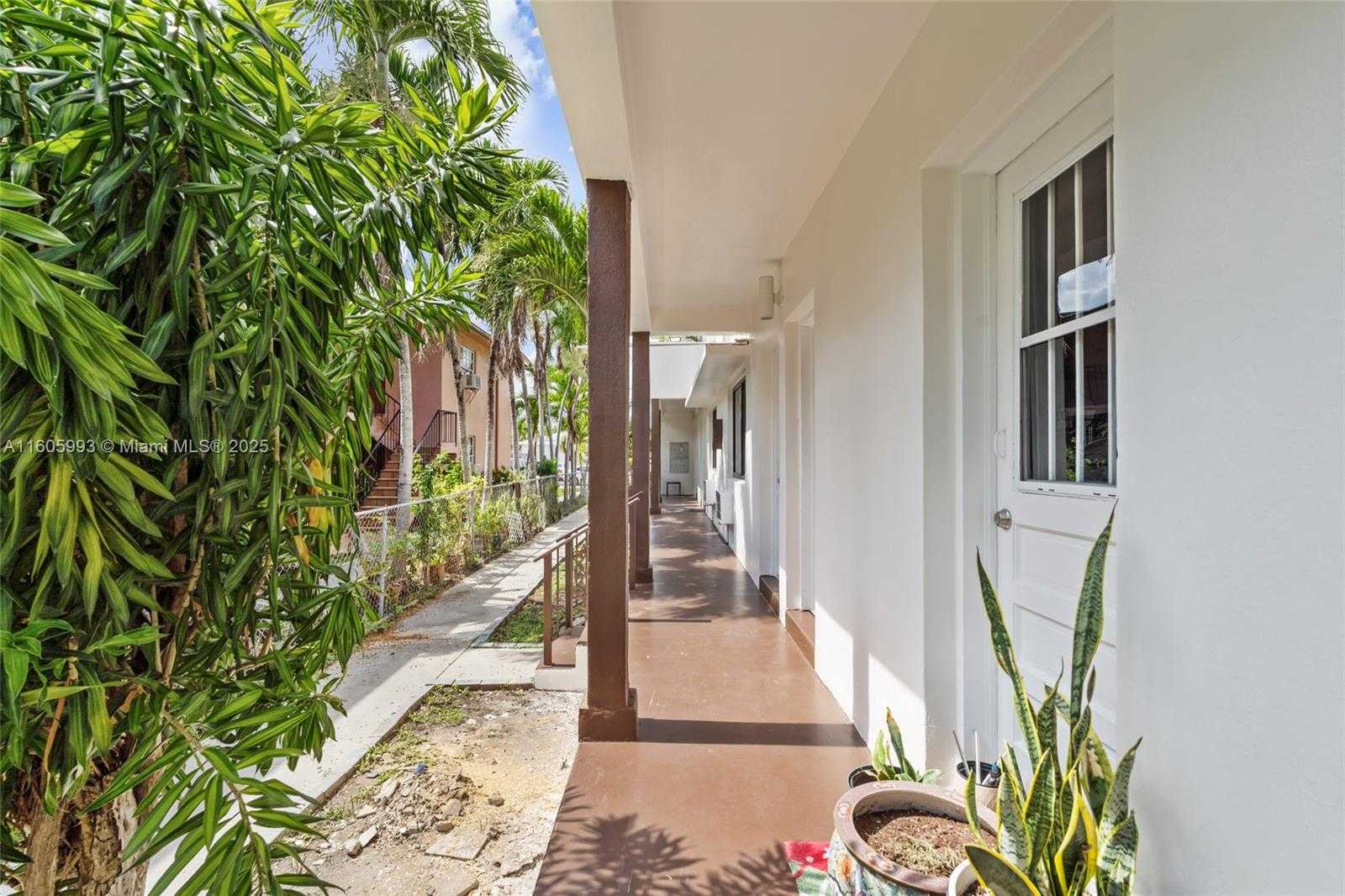 Small Image of 550 SOUTH WEST 10TH ST, Miami Number 21