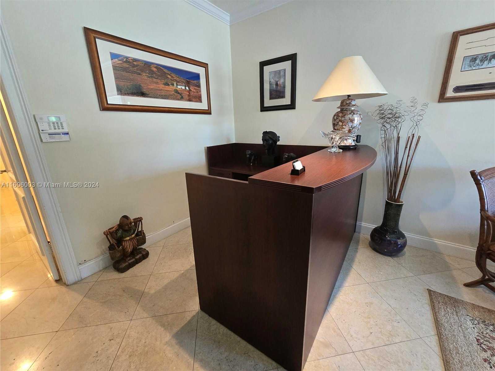 Small Image of 2555, Hollywood Number 11