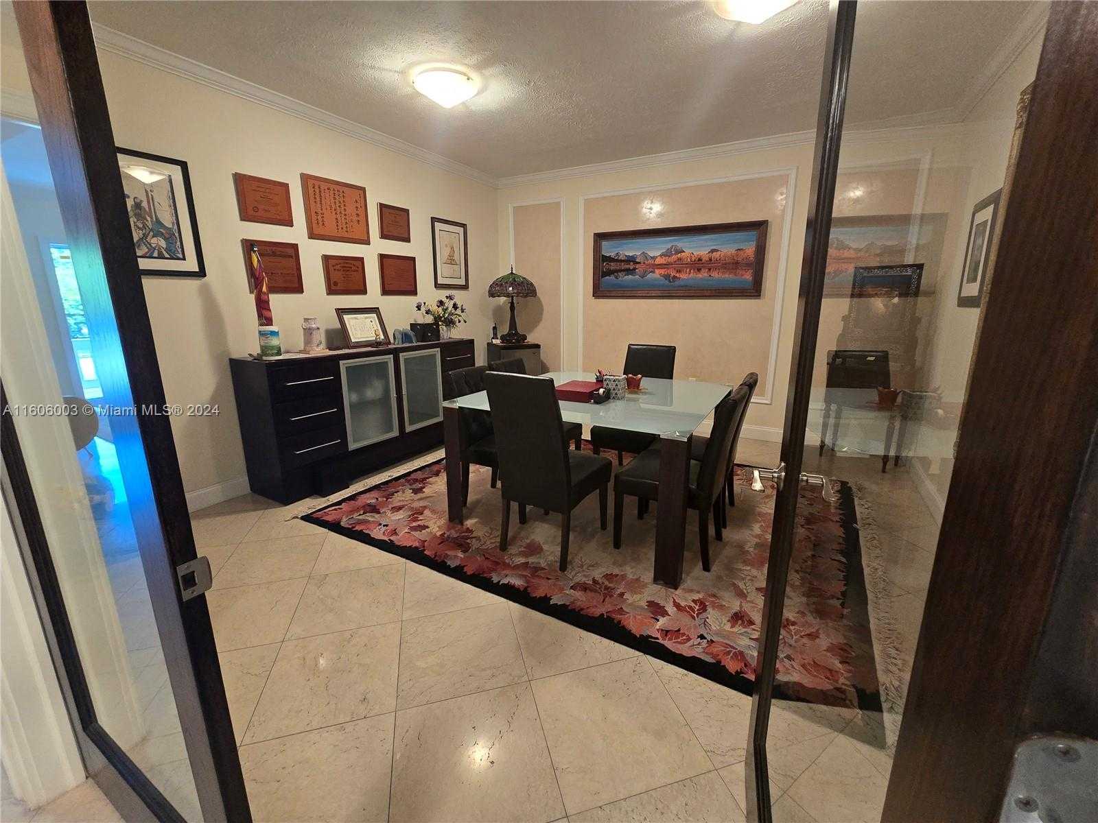 Small Image of 2555, Hollywood Number 15