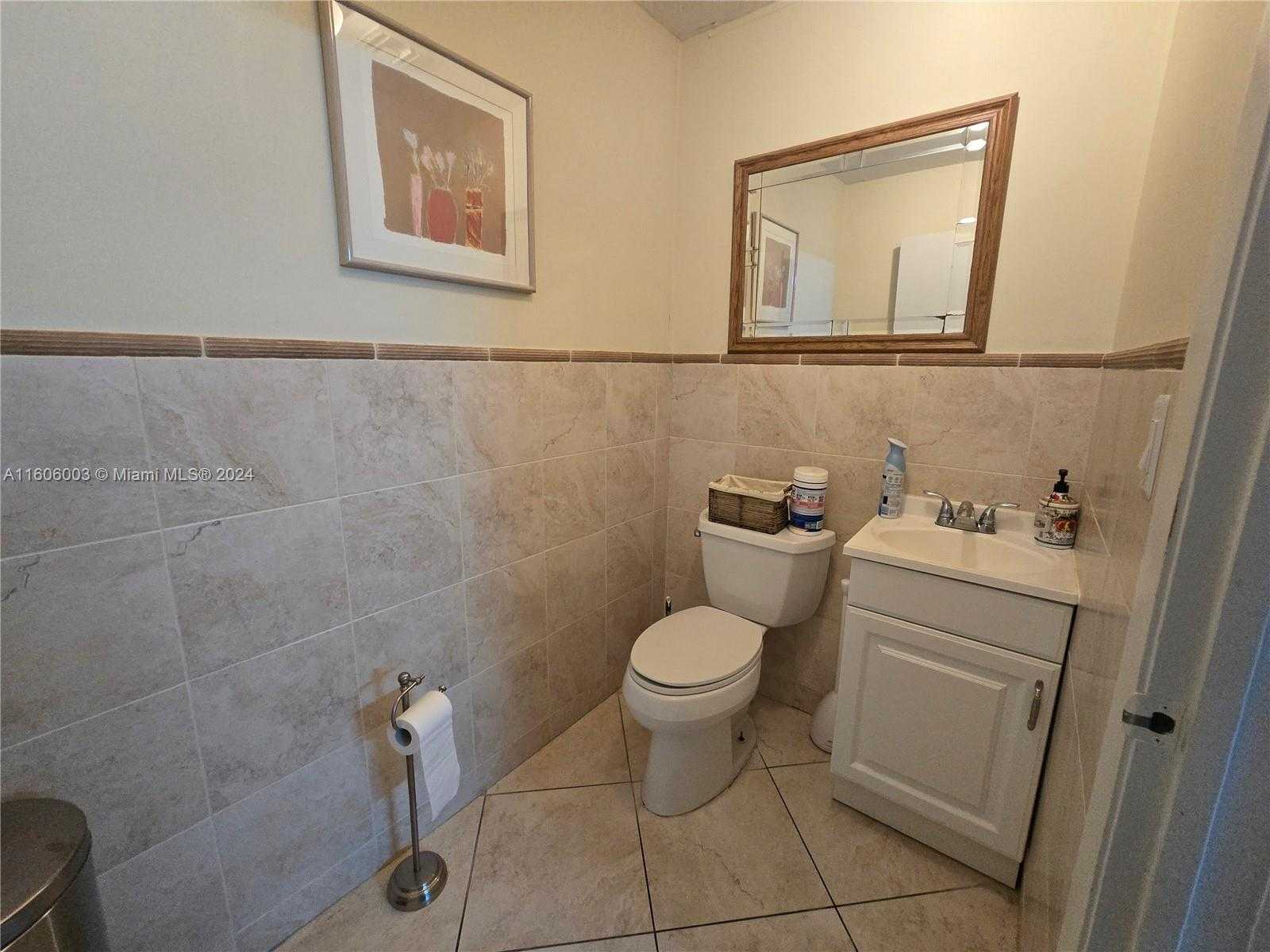 Small Image of 2555, Hollywood Number 35