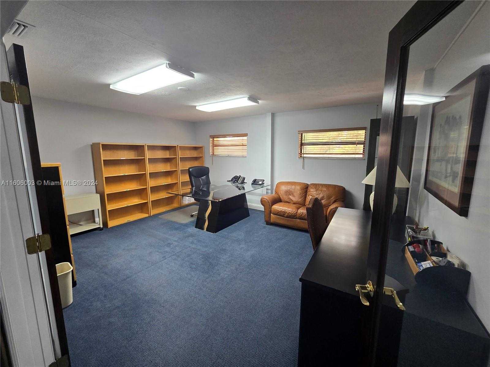 Small Image of 2555, Hollywood Number 36