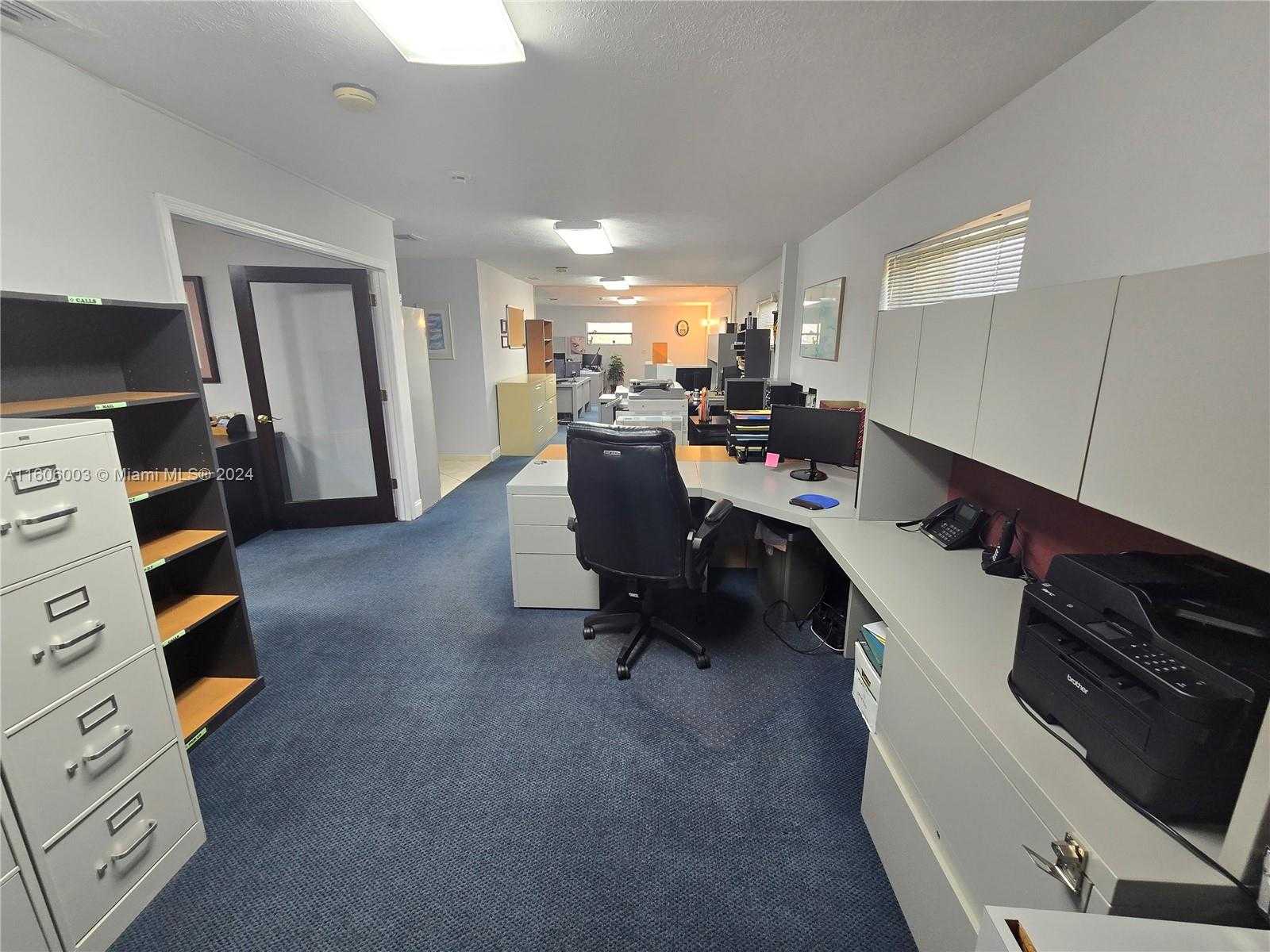 Small Image of 2555, Hollywood Number 39