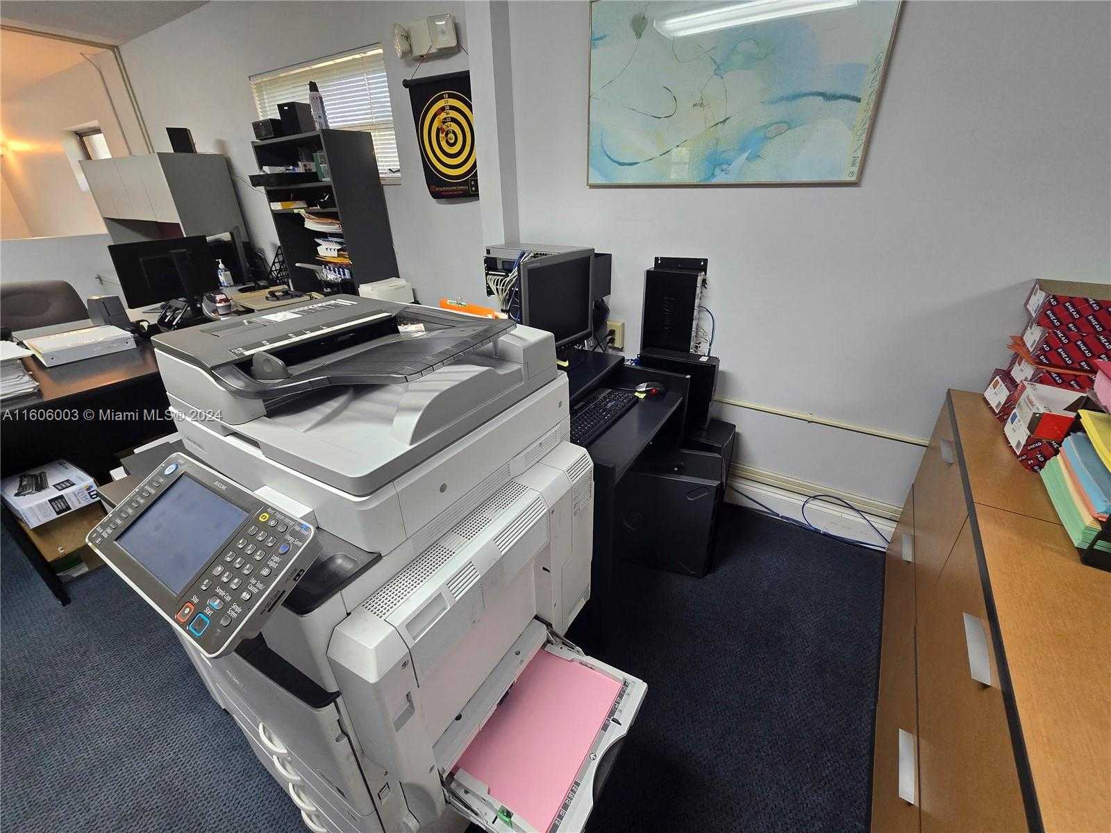 Small Image of 2555, Hollywood Number 41