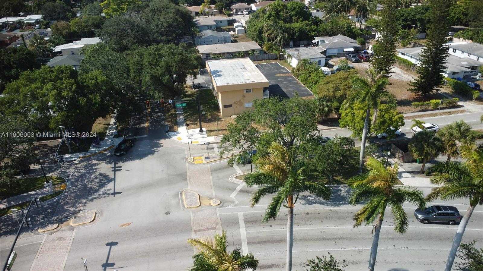 Small Image of 2555, Hollywood Number 7