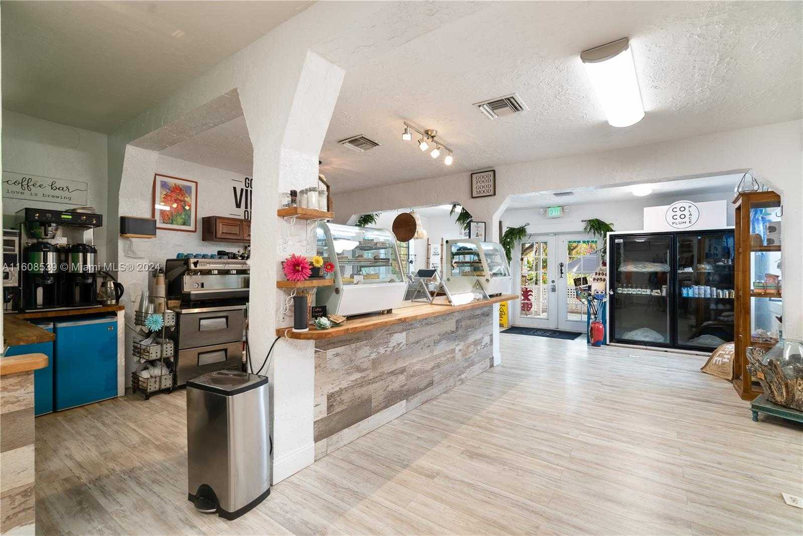 Small Image of 98275 OVERSEAS HWY, Key Largo Number 8