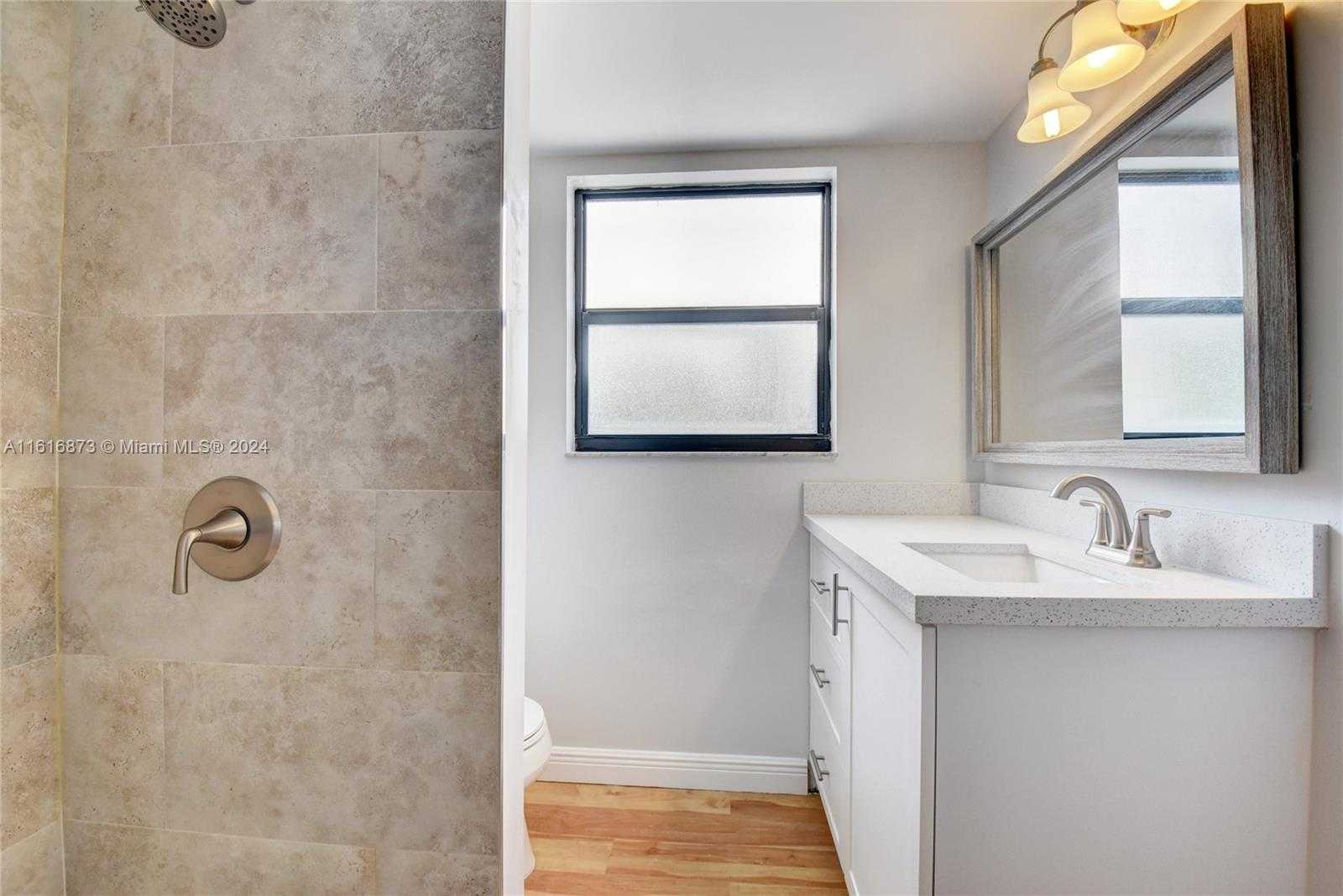 Small Image of 520 ORTON AVE #201, 204, 403, Fort Lauderdale Number 12