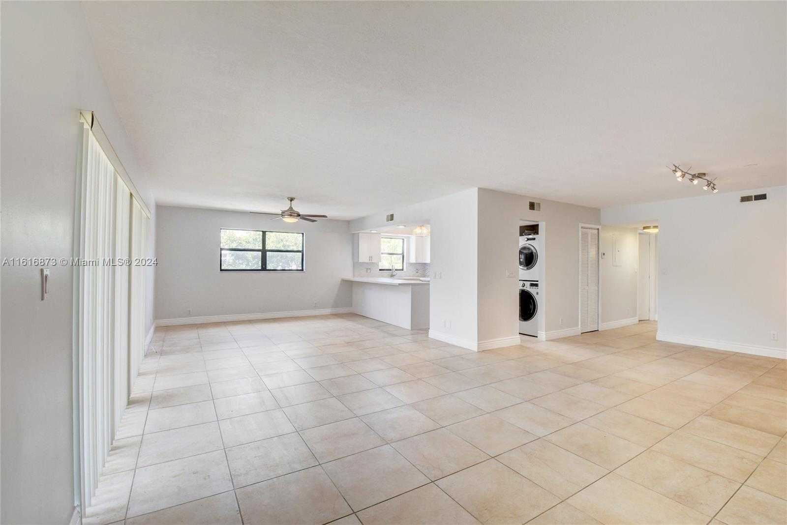 Small Image of 520 ORTON AVE #201, 204, 403, Fort Lauderdale Number 13