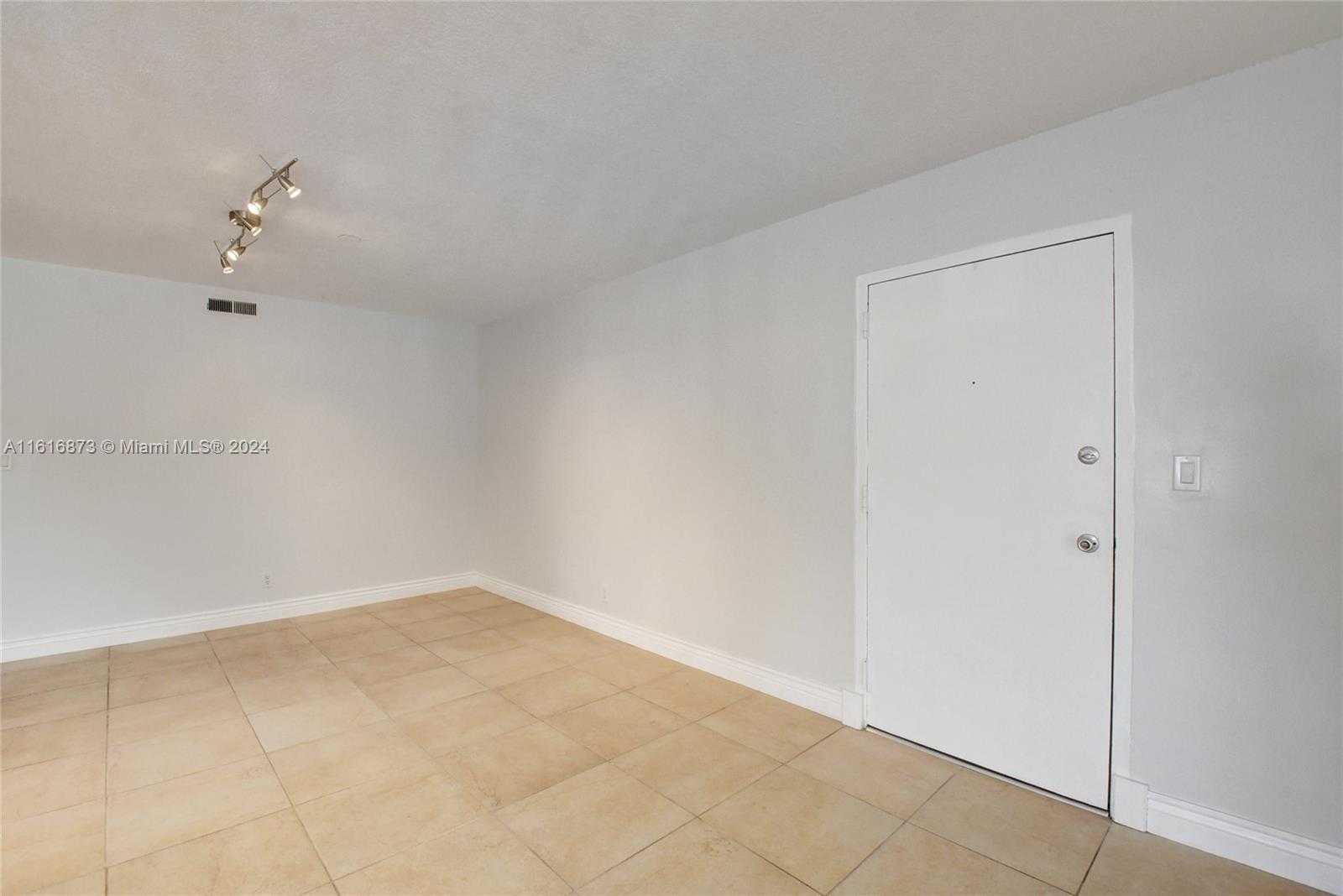 Small Image of 520 ORTON AVE #201, 204, 403, Fort Lauderdale Number 15