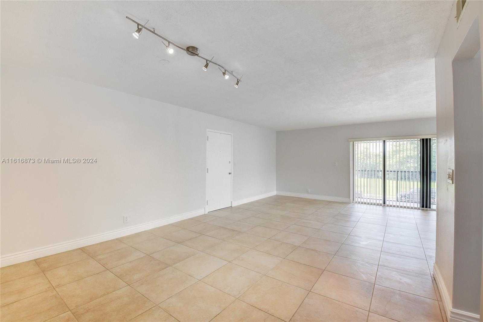 Small Image of 520 ORTON AVE #201, 204, 403, Fort Lauderdale Number 16