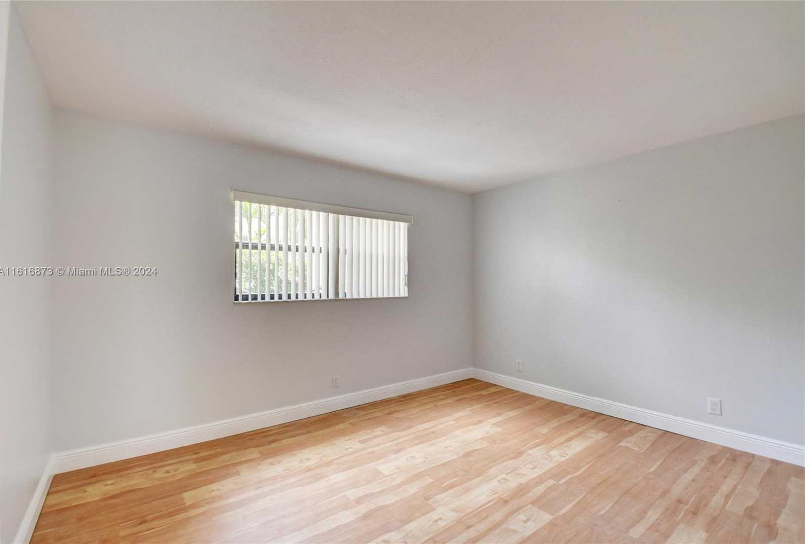 Small Image of 520 ORTON AVE #201, 204, 403, Fort Lauderdale Number 18