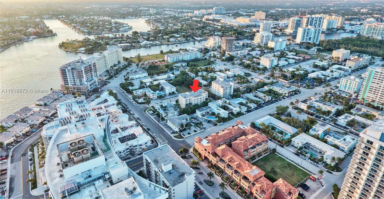 Small Image of 520 ORTON AVE #201, 204, 403, Fort Lauderdale Number 2