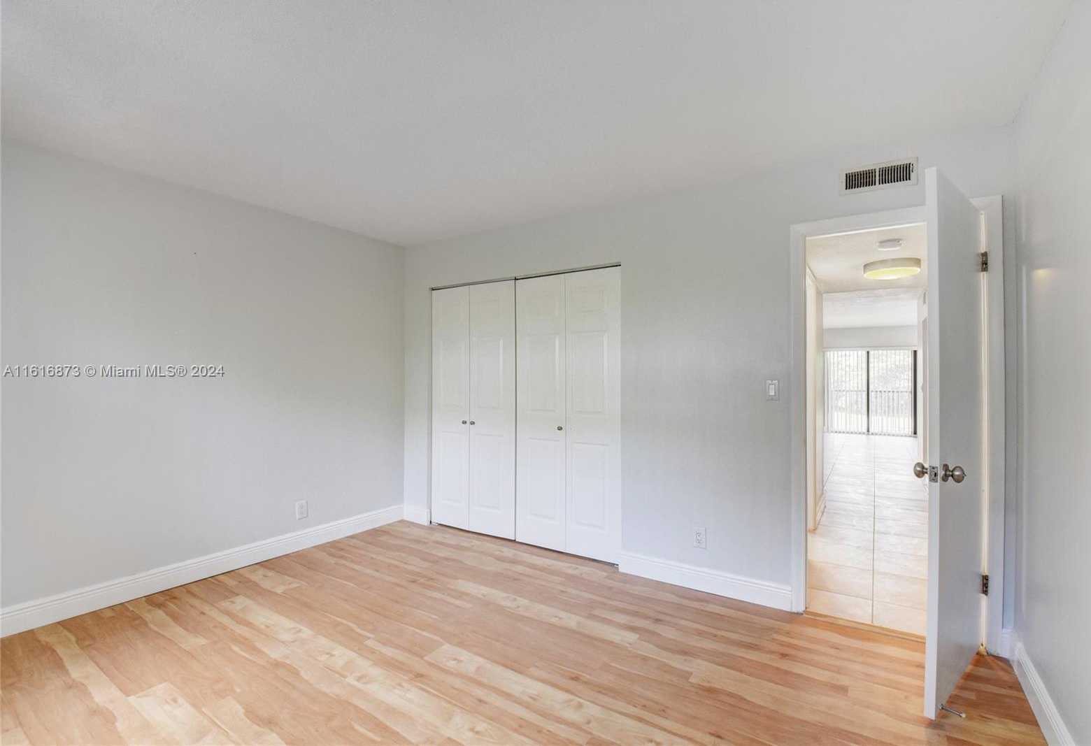 Small Image of 520 ORTON AVE #201, 204, 403, Fort Lauderdale Number 20