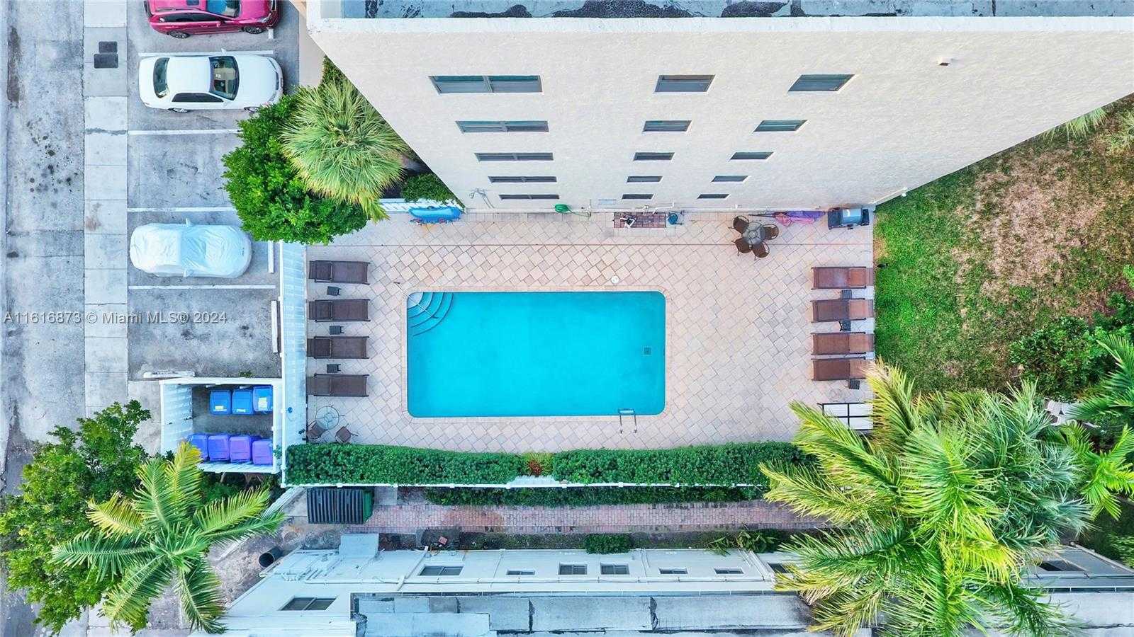 Small Image of 520 ORTON AVE #201, 204, 403, Fort Lauderdale Number 3