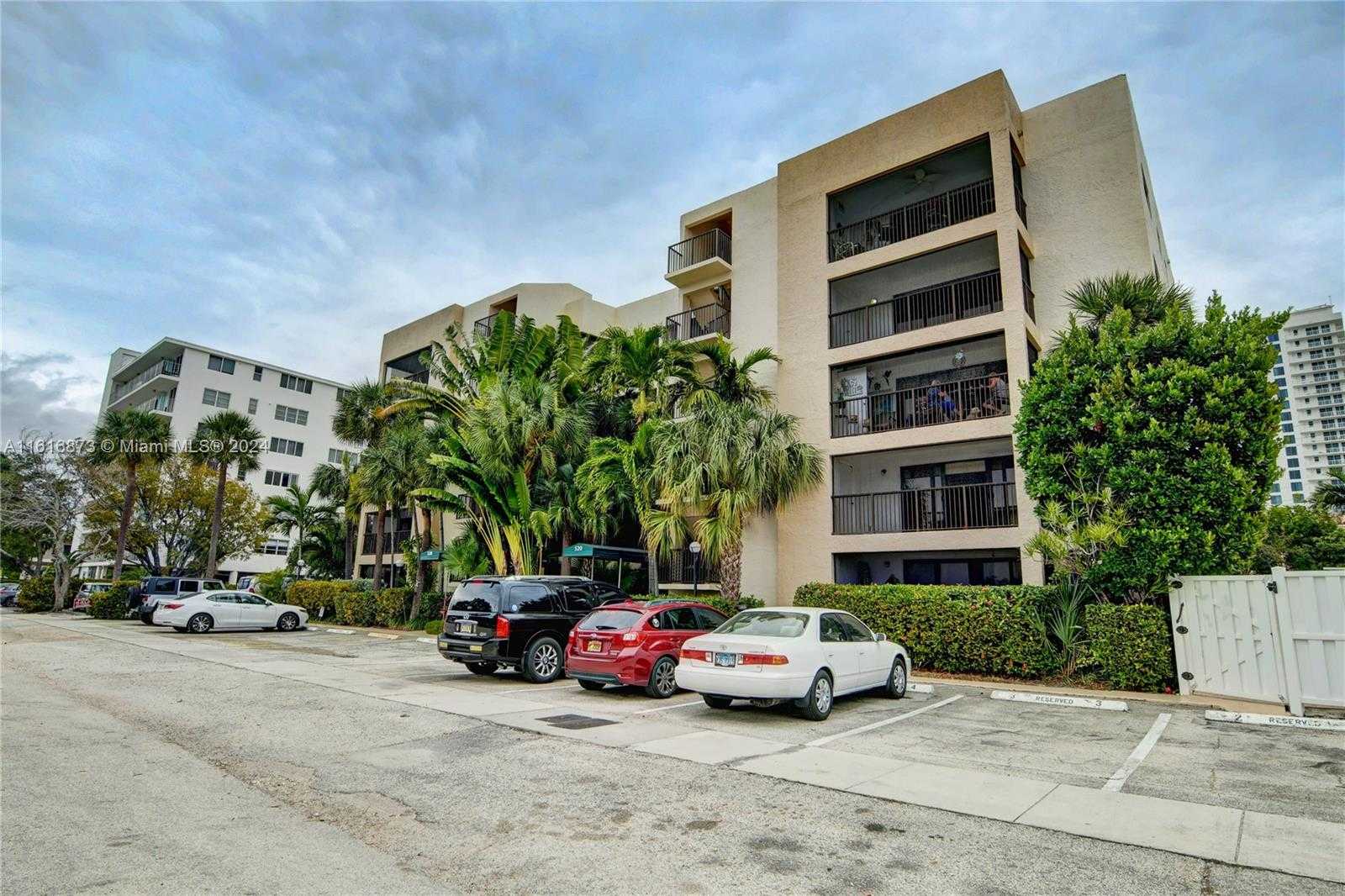 Small Image of 520 ORTON AVE #201, 204, 403, Fort Lauderdale Number 32