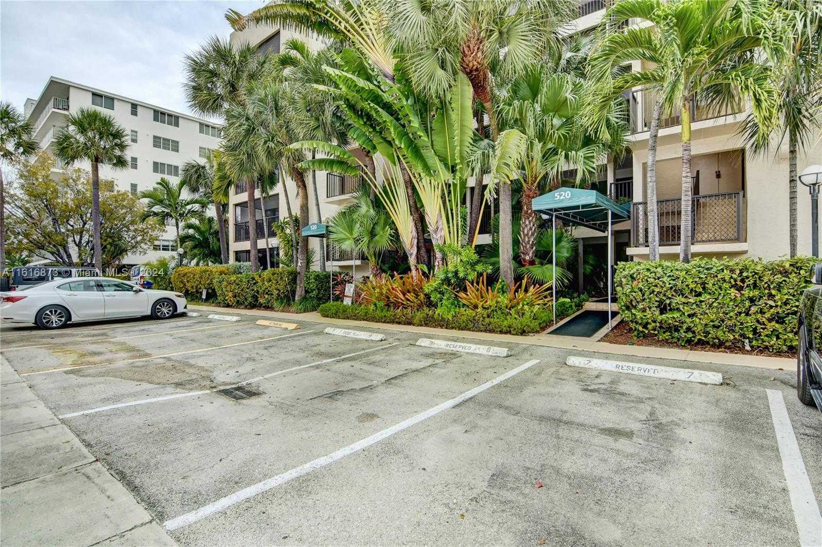 Small Image of 520 ORTON AVE #201, 204, 403, Fort Lauderdale Number 33