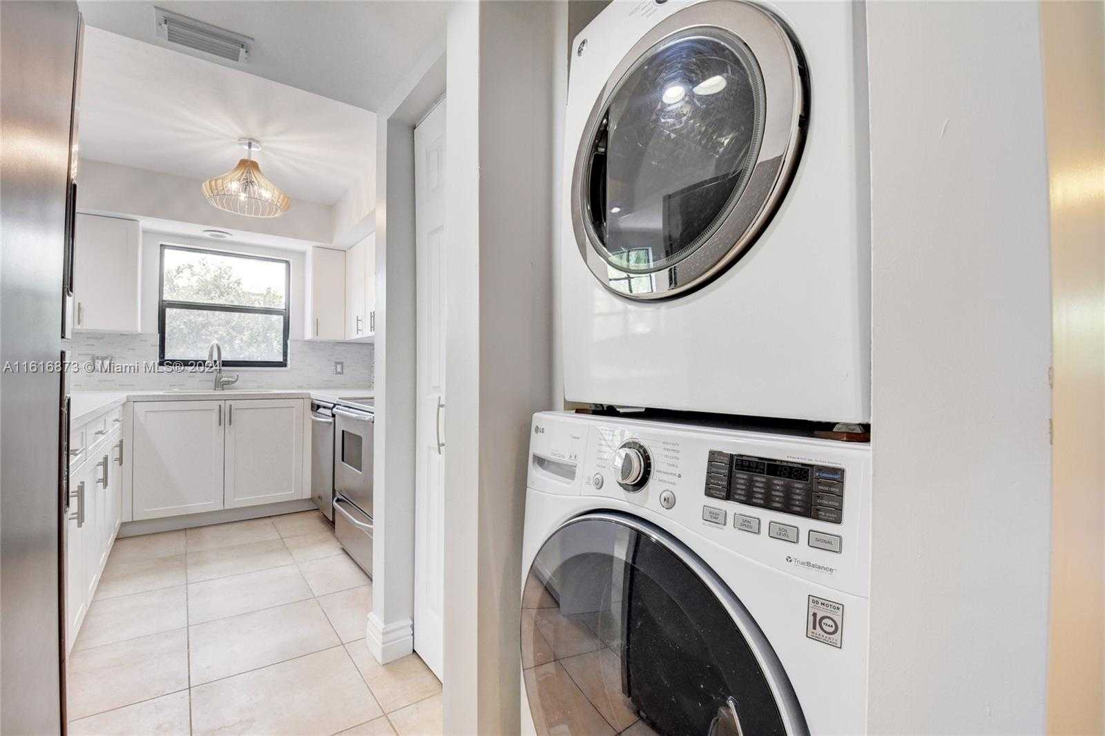 Small Image of 520 ORTON AVE #201, 204, 403, Fort Lauderdale Number 36