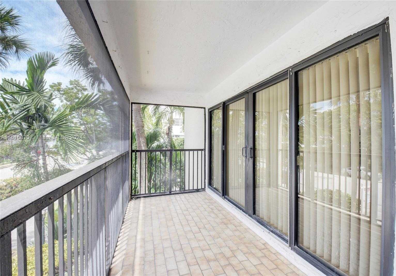 Small Image of 520 ORTON AVE #201, 204, 403, Fort Lauderdale Number 37