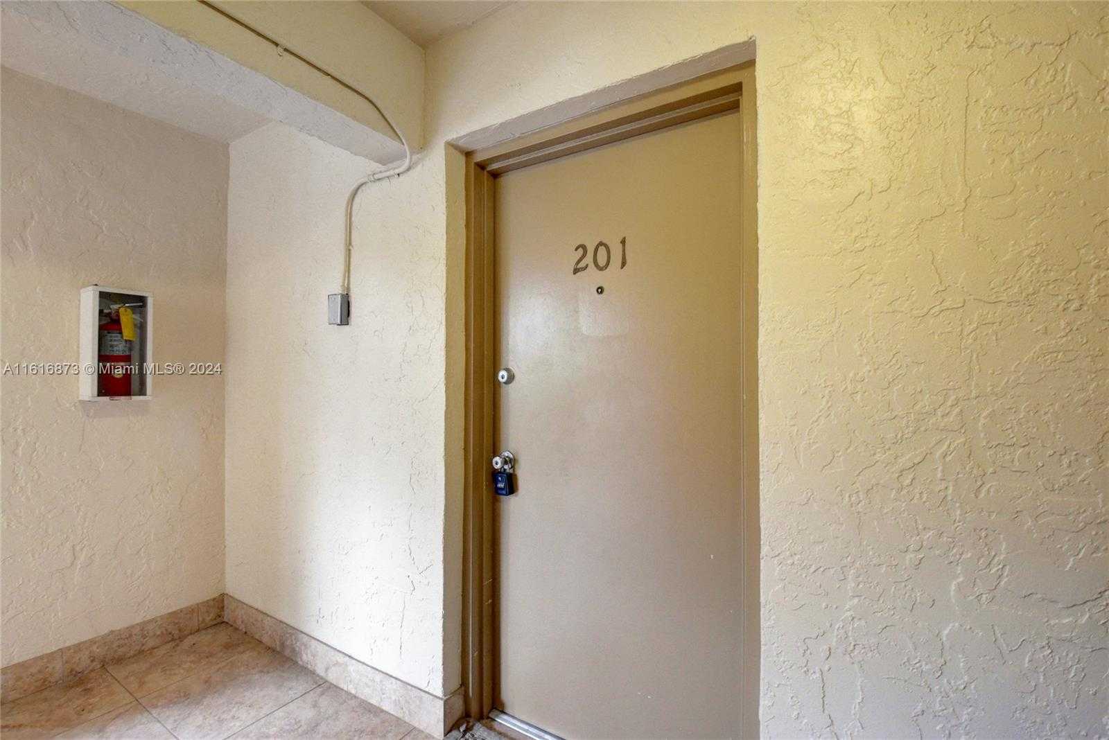 Small Image of 520 ORTON AVE #201, 204, 403, Fort Lauderdale Number 41
