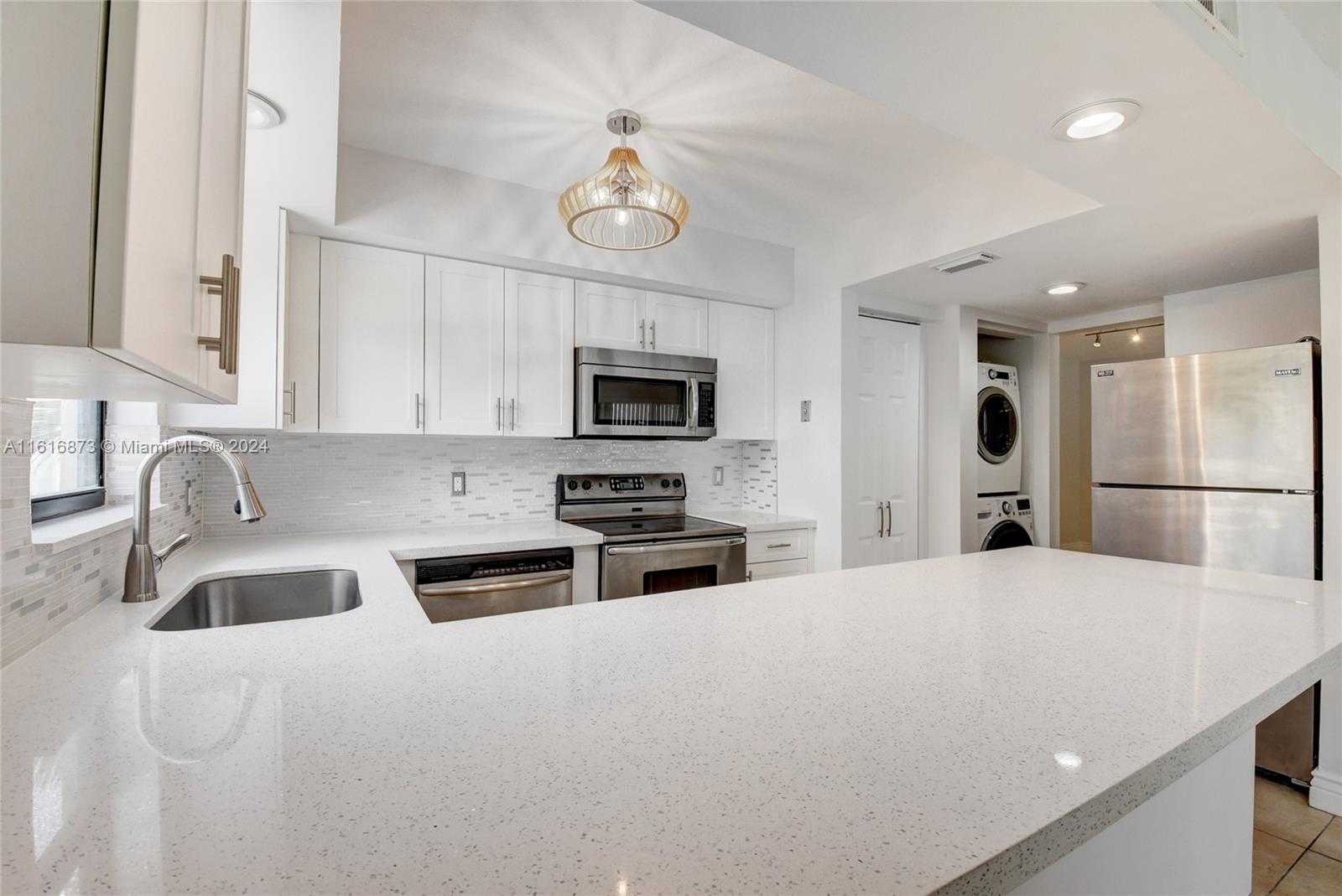 Small Image of 520 ORTON AVE #201, 204, 403, Fort Lauderdale Number 5